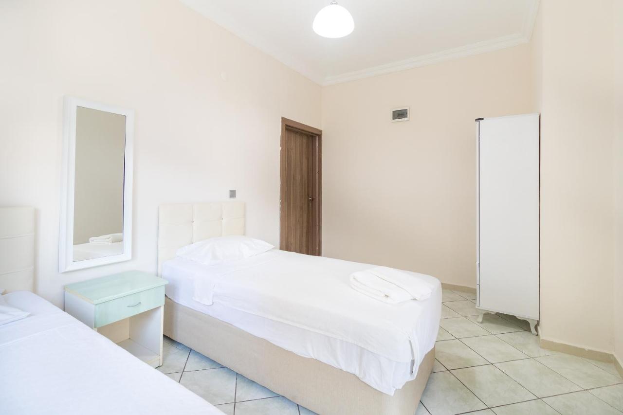 Apartments Near To City Center And Beach 말마리스 외부 사진